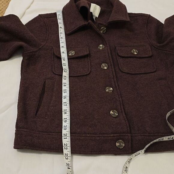 - Joie Wool Blend Cropped Shacket. Size M Wool/Rayon Blend. Mulberry Color. - Picture 7 of 9